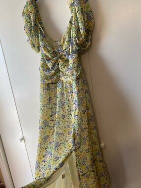 ASTR The Label Irma Yellow Green Floral Print Midi Dress Puff Sleeves Medium